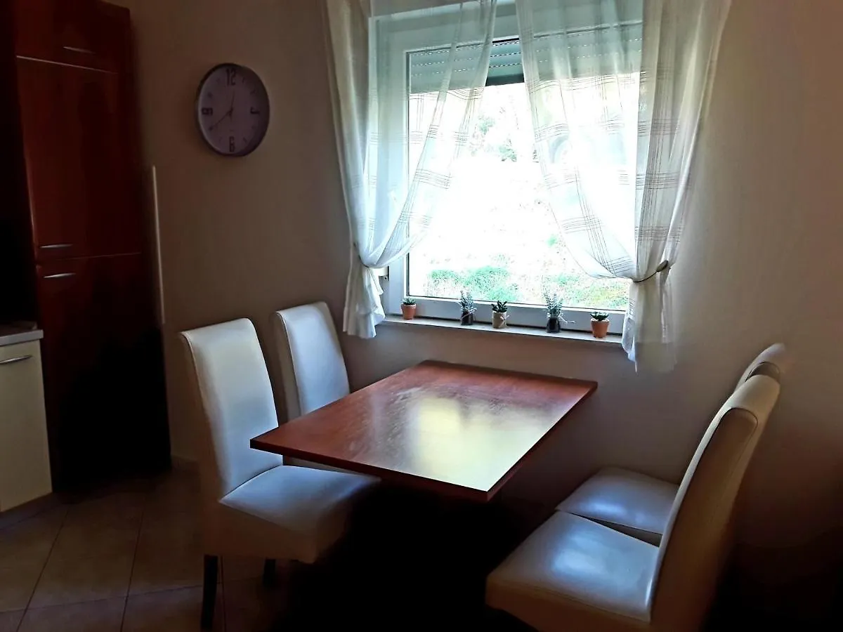 Apartment Ana Pula